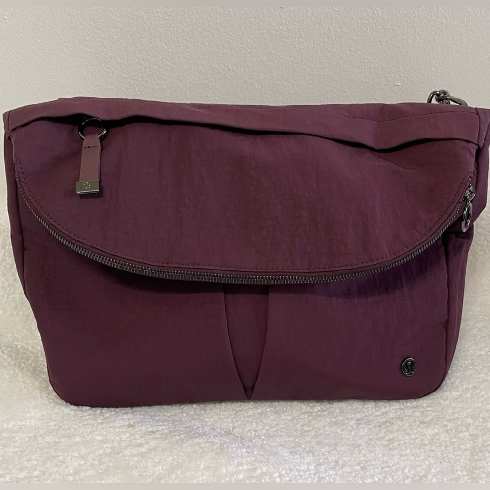 Lululemon All Night Festival Bag Large in color Cassis Vol 10L - Picture 2 of 15